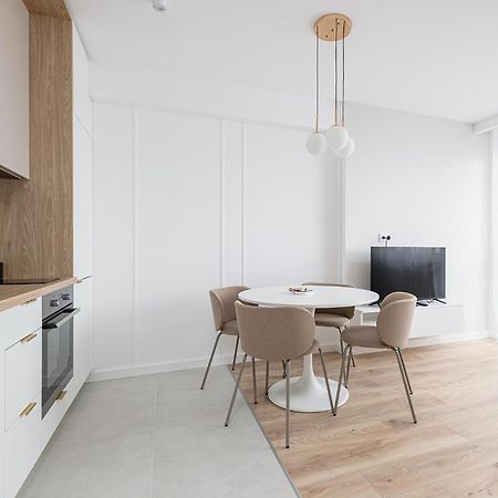 Rentplanet - Apartamenty Pileckiego Warszawa Exteriör bild