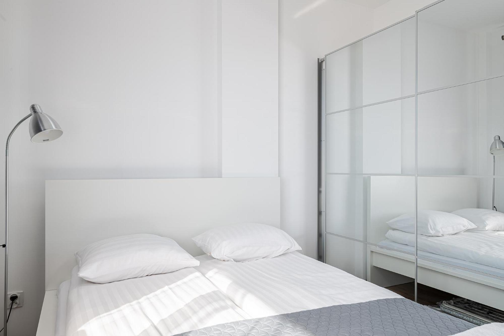Rentplanet - Apartamenty Pileckiego Warszawa Exteriör bild